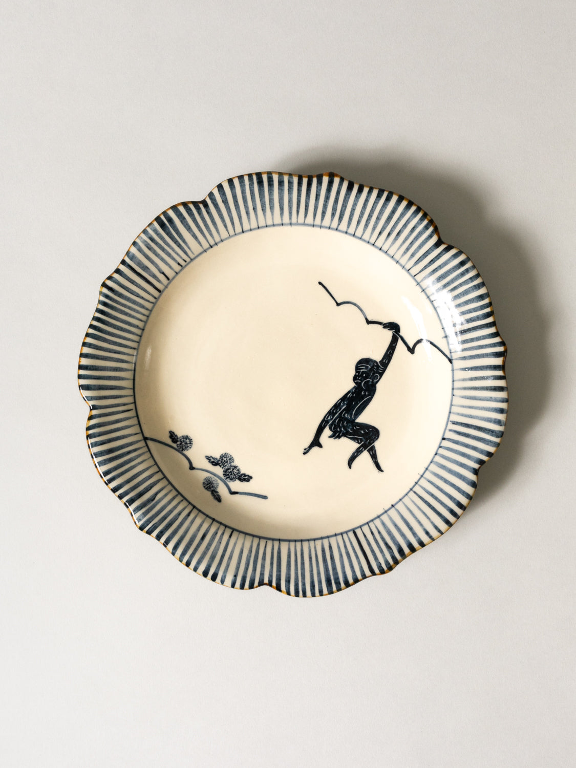 Round Flower Plate - Monkey