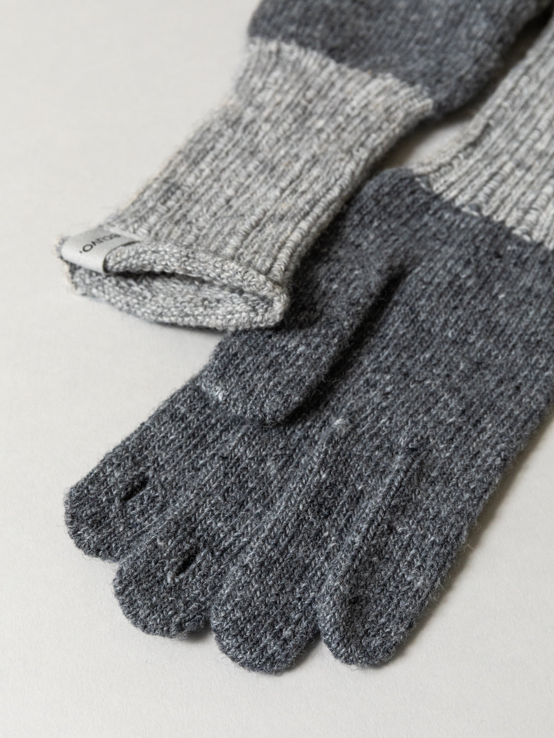 Recycled Wool Gloves - Charcoal