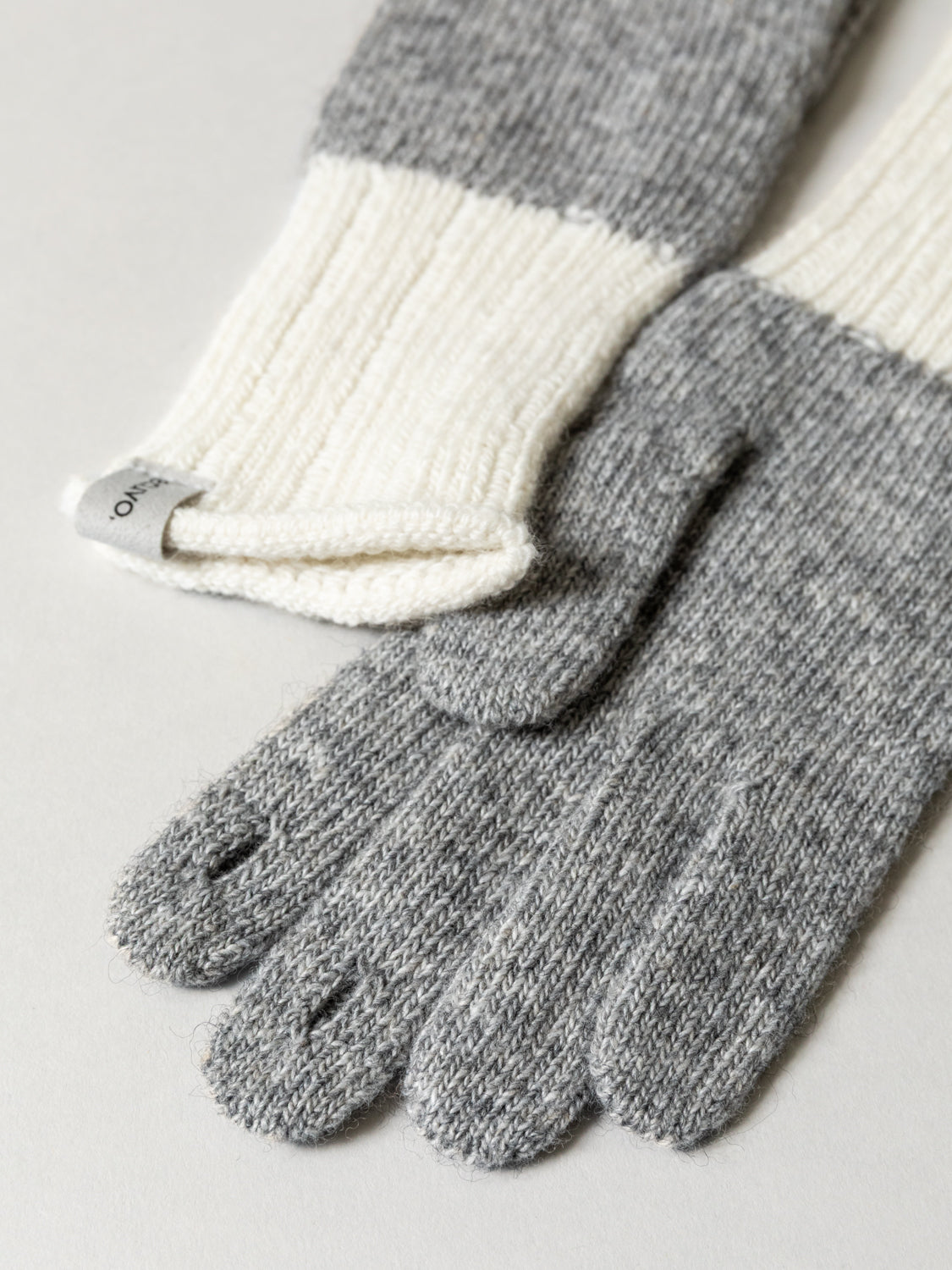 Recycled Wool Gloves - Light Grey
