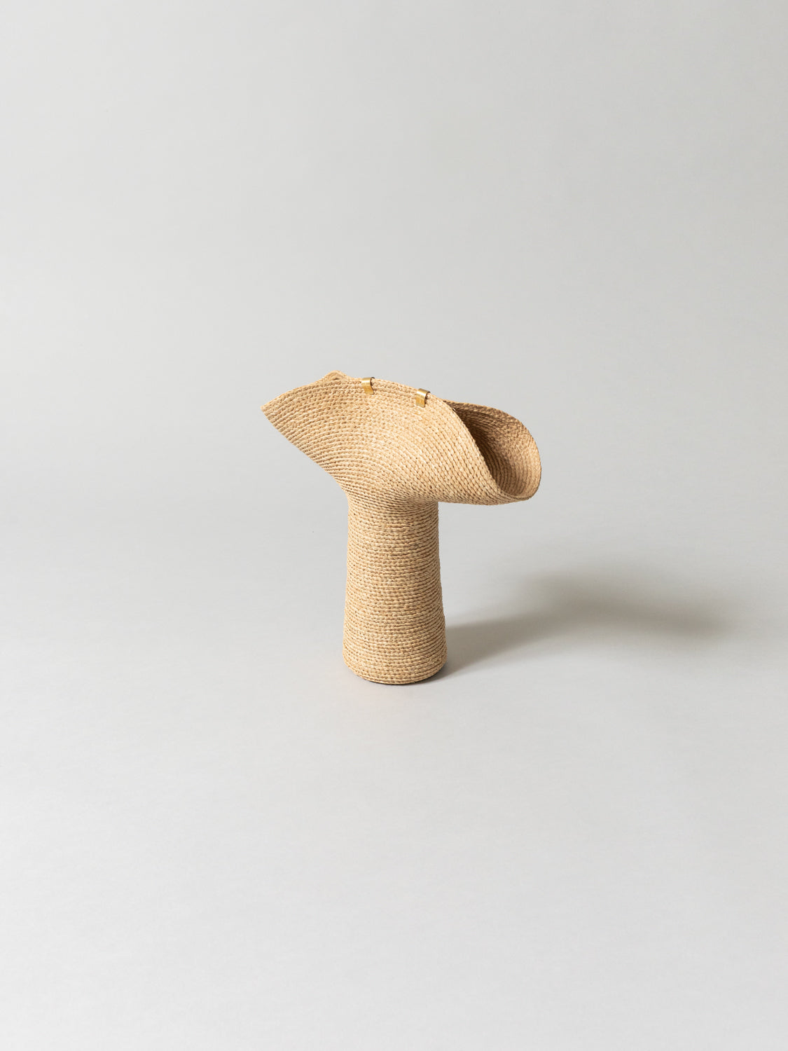 Lapel Vase - Raffia