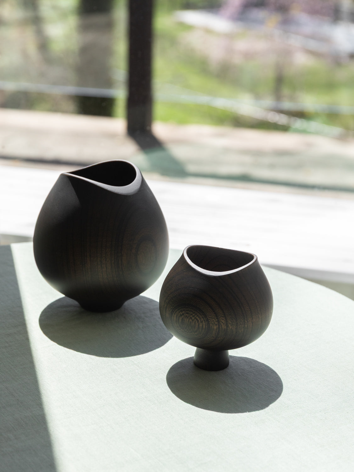 AEKA Object Footed Vase, Black