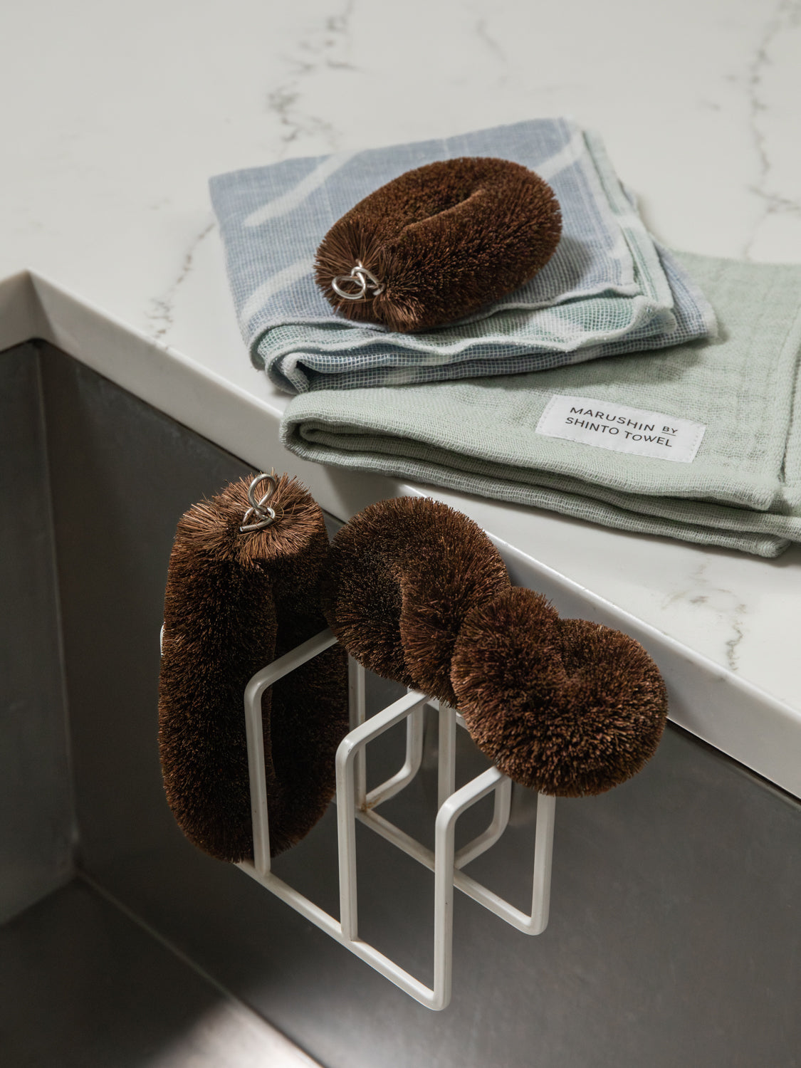 Kitayama Long Scrub Brush