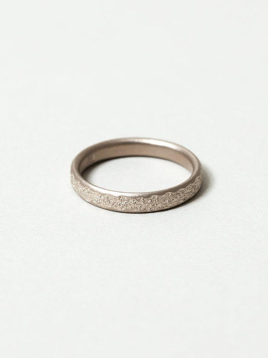 Center Cast 18K White Gold Wedding Band
